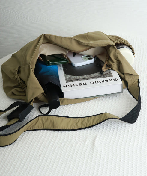 ショルダーバッグ 大容量 軽量 ナイロン レディース 肩掛け 斜め掛けバッグ ユニセックス 無地 多収納 サイドポケット カジュアル シンプル ストリート 通学 99DFXB-001