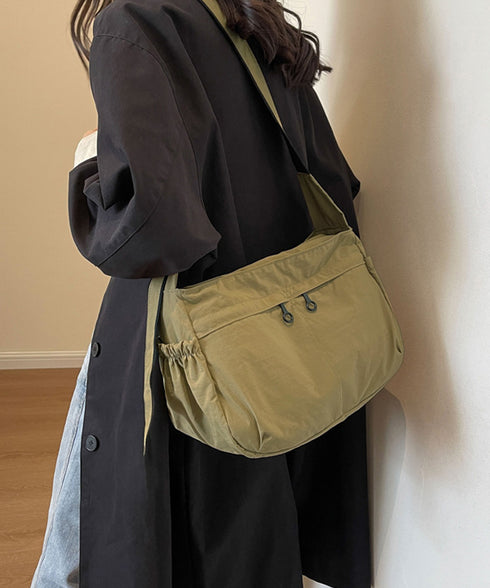 ショルダーバッグ 大容量 軽量 ナイロン レディース 肩掛け 斜め掛けバッグ ユニセックス 無地 多収納 サイドポケット カジュアル シンプル ストリート 通学 99DFXB-001