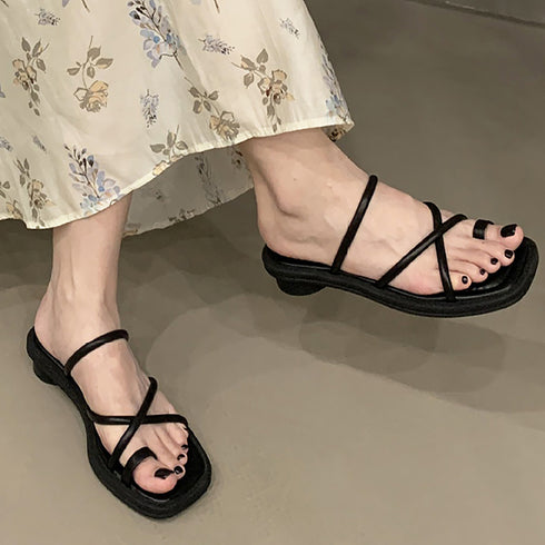 トングサンダル ローヒール ストラップ夏 レディース 韓国風 ミュール ビーチサンダル 親指リング スクエアトゥ靴 歩きやすい 大人可愛い おしゃれ きれいめ 99GYXC-055