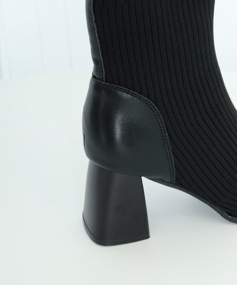 ソックス風ブーツ レディース 太ヒール ショートブーツ ショート丈 ミドルヒール 合皮 秋冬 ブラック 大人 オルチャン 疲れない おしゃれ 歩きやすい 99GYXC-081