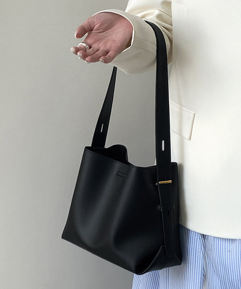 ショルダーバッグ 黒 無地 トートバッグ PUレザーかばん 大人可愛い おしゃれ オフィスカジュアル クラシック 合皮鞄 上品 通勤通学バッグ 春秋夏冬 旅行 99HBPJ-001