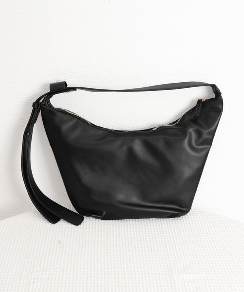 ショルダーバッグ PUレザーバッグ 黒 レディースバッグ 手提げ 肩掛け 男女兼用 軽量 ストリートバッグ オフィスカジュアル 上品おしゃれ 大人可愛い 旅行 99HBPJ-002