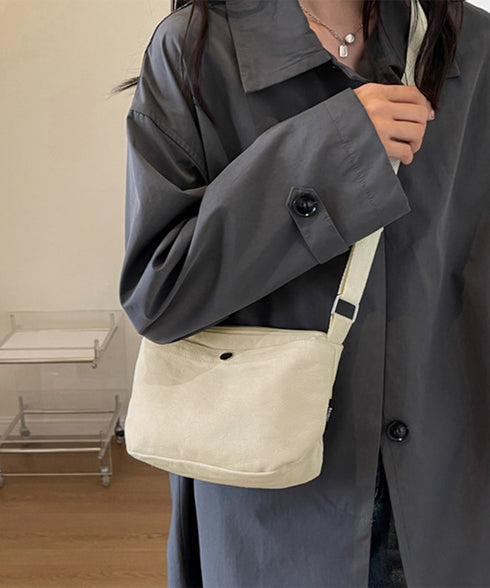 ショルダーバッグ キャンバス レディース 斜めがけバッグ 肩掛けバッグ 軽量バッグ カジュアル シンプル おしゃれ ストリート 通勤通学 お出掛け 99HLF-001