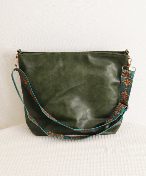 ショルダーバッグ PUレザー 軽量鞄 レディース 斜め掛けバッグ カジュアル おしゃれ 肩掛けカバン 韓国風 通学 旅行 クラシック鞄 春夏秋冬 99MSXB-005