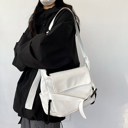ショルダーバッグ ユニセックス 大容量 レディース ボディバッグ 斜めがけバッグ 無地 学生 カジュアル おしゃれ 通勤通学 韓国風 オルチャン 修学旅行 99MZNB-001