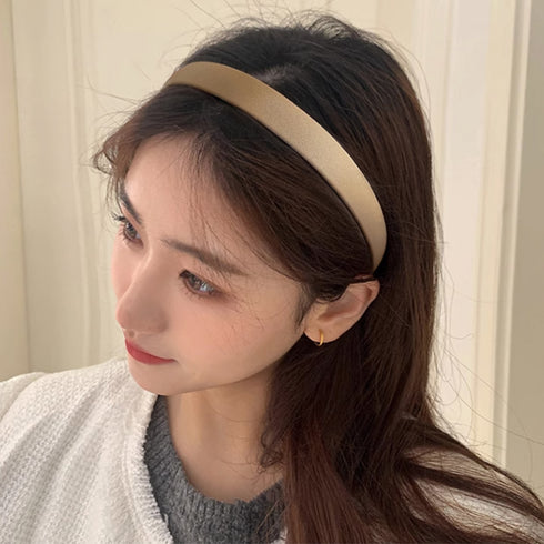 カチューシャ 光沢 ヘアアレンジ 韓国 レディース ヘアアクセサリー 髪飾り 洗顔 小物 エレガント 大人小顔 おしゃれ 髪留め パーティ かわいい シンプル 99QNSP-010