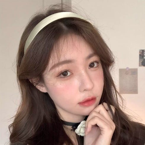 カチューシャ 光沢 ヘアアレンジ 韓国 レディース ヘアアクセサリー 髪飾り 洗顔 小物 エレガント 大人小顔 おしゃれ 髪留め パーティ かわいい シンプル 99QNSP-010