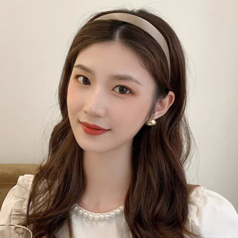 カチューシャ 光沢 ヘアアレンジ 韓国 レディース ヘアアクセサリー 髪飾り 洗顔 小物 エレガント 大人小顔 おしゃれ 髪留め パーティ かわいい シンプル 99QNSP-010