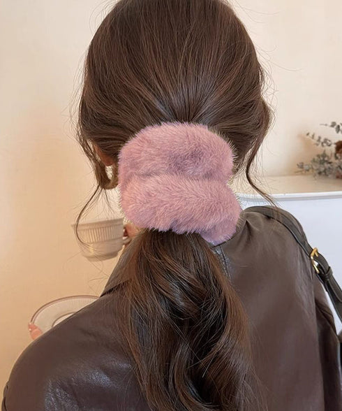 ファーシュシュ ボリュームヘアゴム 秋冬 レディース ヘアアクセサリー 韓国風 お団子ヘア ポニーテール 大人かわいい 簡単まとめ髪 プチプラ 髪留め髪飾り 99TZSP-009
