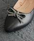 ローヒールパンプス リボン チェーン レディース ポインテッドトゥ PU 通勤くつ きれいめ 大人 美脚 歩きやすい 疲れない おしゃれ 春秋 99YSW-005