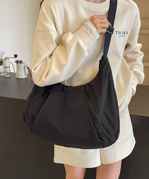 ショルダーバッグ レディース ナイロン 斜めがけバッグ ボディバッグ 軽量 A4収納可 大人 カジュアル シンプル 通学 旅行 オルチャン 使いやすい 99ZBXB-036