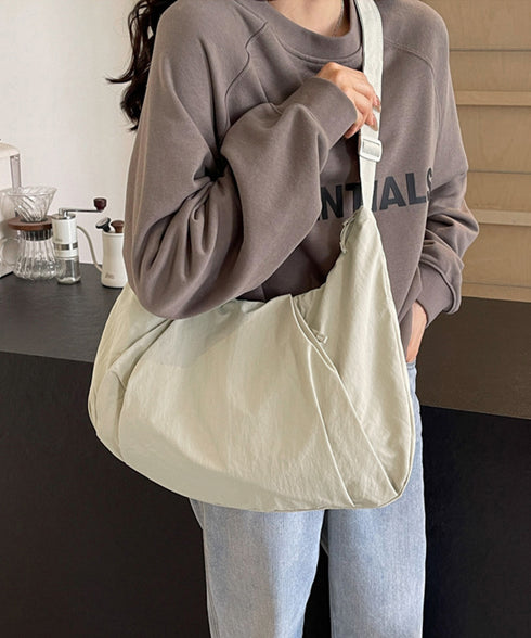 ショルダーバッグ レディース ナイロン 斜めがけバッグ ボディバッグ 軽量 A4収納可 大人 カジュアル シンプル 通学 旅行 オルチャン 使いやすい 99ZBXB-036