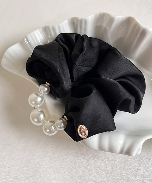 サテンヘアゴム シュシュ パール付き レディース まとめ髪 ヘアアレンジ 大人可愛い おしゃれ オルチャン 髪留め 人気 デート 発表会 女子会 99ZYSP-002