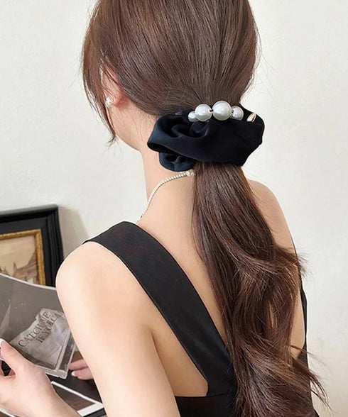 サテンヘアゴム シュシュ パール付き レディース まとめ髪 ヘアアレンジ 大人可愛い おしゃれ オルチャン 髪留め 人気 デート 発表会 女子会 99ZYSP-002