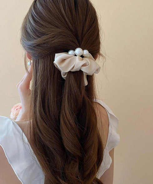 サテンヘアゴム シュシュ パール付き レディース まとめ髪 ヘアアレンジ 大人可愛い おしゃれ オルチャン 髪留め 人気 デート 発表会 女子会 99ZYSP-002