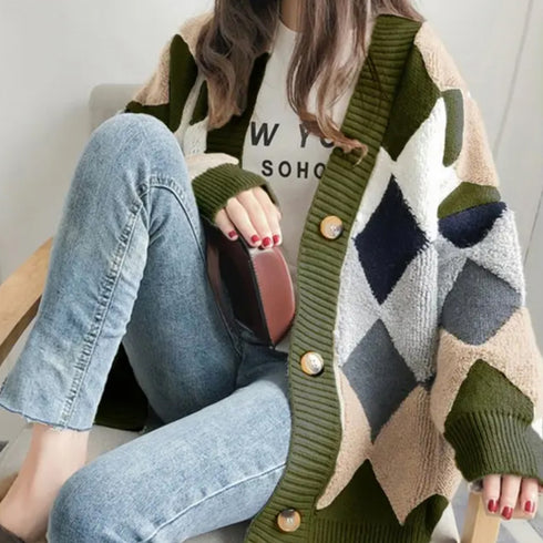 配色ニットカーディガン 韓国風レディース アーガイル柄 ニットアウター vネック 中厚手 長袖ニットソー 体型カバー羽織 お洒落カーデ カジュアル 女子ニット WANGYUE-017