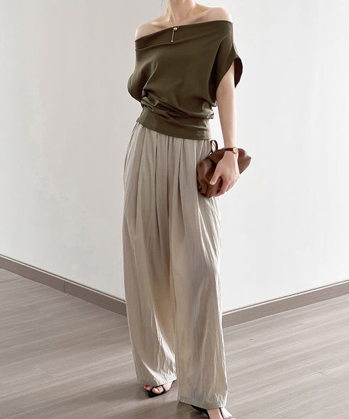 ワンショルダーカットソーギャザーTシャツ レディース オープンショルダー トップス ボードネック 薄手Tシャツ 肩出し プルオーバー オフィスカジュアル 夏服 白 AMYS-1068