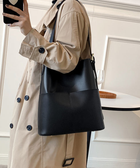 ショルダーバッグ 2wayバッグ 大容量 外ポケット付きPUレザー斜め掛けカバン オフィスカジュアル ワイドベルト合皮鞄肩掛けバッグ 高見え自立バケツバッグレトロ DIEWU-002