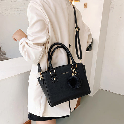 斜めがけバッグ ファーチャーム付き 斜めがけバッグ ファーチャーム付き ミニハンドバッグ オフィス トートバッグ GRUN-003