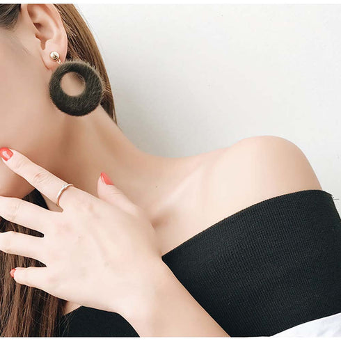 レディース 大ぶり ピアス ファー レディース 大ぶり ピアス ファー サークルピアス 大きいピアス プレゼント 女性 HANYI-002