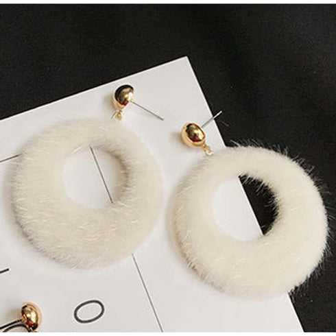 レディース 大ぶり ピアス ファー レディース 大ぶり ピアス ファー サークルピアス 大きいピアス プレゼント 女性 HANYI-002