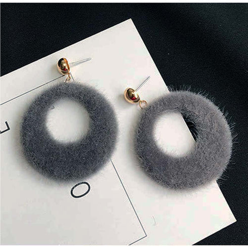 レディース 大ぶり ピアス ファー レディース 大ぶり ピアス ファー サークルピアス 大きいピアス プレゼント 女性 HANYI-002