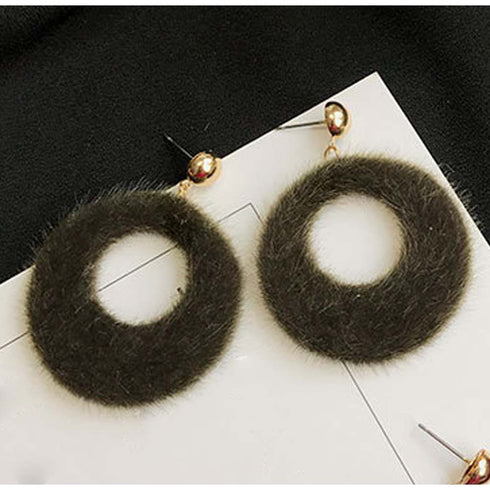 レディース 大ぶり ピアス ファー レディース 大ぶり ピアス ファー サークルピアス 大きいピアス プレゼント 女性 HANYI-002