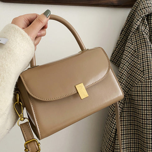 レトロショルダーバッグPUレザー2way レディース 斜め掛けバッグ カジュアル ミニハンドバッグ コンパクト 手持ちかばん おしゃれ ポシェット フラップバッグ TZM-282