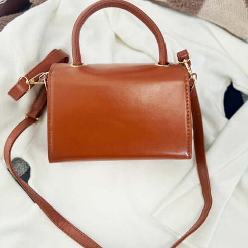 レトロショルダーバッグPUレザー2way レディース 斜め掛けバッグ カジュアル ミニハンドバッグ コンパクト 手持ちかばん おしゃれ ポシェット フラップバッグ TZM-282