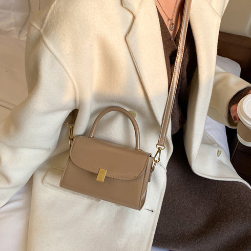 レトロショルダーバッグPUレザー2way レディース 斜め掛けバッグ カジュアル ミニハンドバッグ コンパクト 手持ちかばん おしゃれ ポシェット フラップバッグ TZM-282