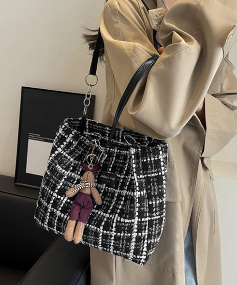 チェック柄トートバッグ ツイード風鞄軽量 肩掛けカバン チェーンショルダー 通勤通学バッグ レディース オフィスカジュアル ぬいぐるみチャーム付き鞄 ハンドバッグ TZM-330