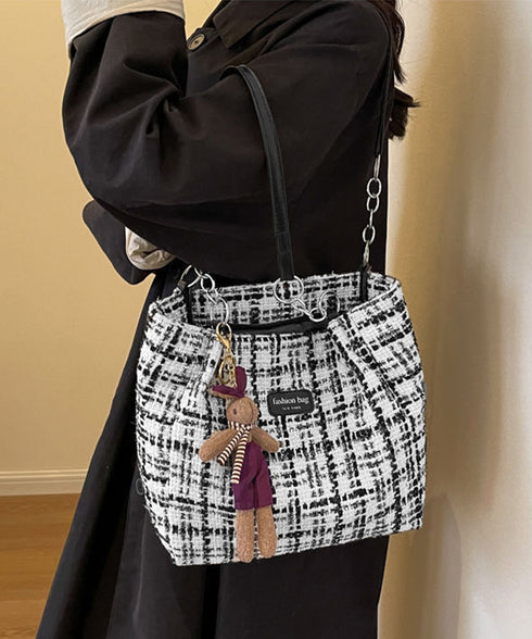 チェック柄トートバッグ ツイード風鞄軽量 肩掛けカバン チェーンショルダー 通勤通学バッグ レディース オフィスカジュアル ぬいぐるみチャーム付き鞄 ハンドバッグ TZM-330