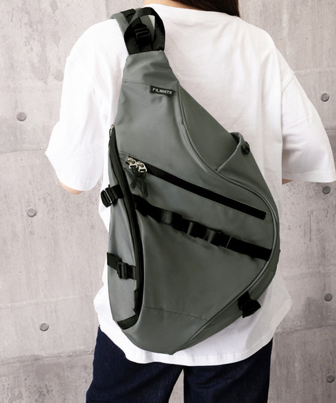 ワンショルダーボディバッグ涙型バッグ軽量 ワンショルダーバッグ カジュアル メッセンジャーバッグ 通勤通学斜めがけバッグ ナイロン アウトドアバッグ 大容量鞄旅行 TZM-336