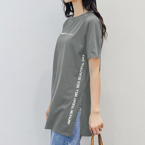 ロゴtシャツ レディース 半袖カジュアル チュニック tシャツ サイドスリット ロング丈Tシャツ 体型カバーカットソー 韓国夏服 プリント おしゃれ ロンT着やせ ZHUIMR-004
