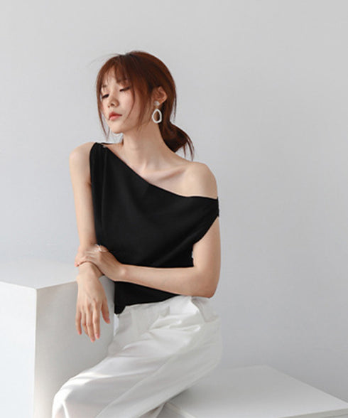 タンクトップ レディース ノースリーブ インナー トップス 光沢感 無地 サテン調ブラウス 春夏 春服 エレガント 高みえ AMCYH-82006