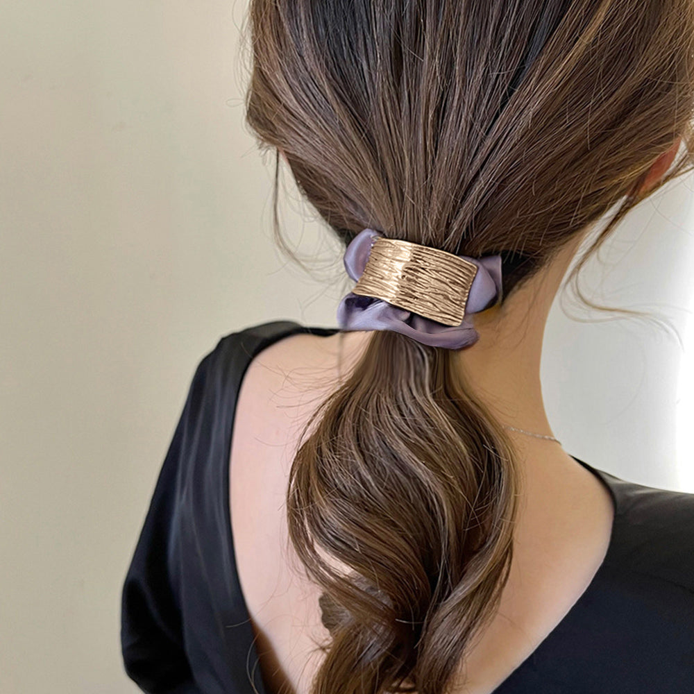 プレート付きシュシュ 大人っぽいヘアゴム くすみパープル