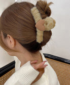 ヘアクリップ 韓国 ファーバンスクリップ ベージュ