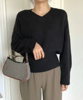 Vネックニットゆったりニットプルオーバー ブラック