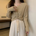 フロントツイスト ニットプルオーバー秋服 ベージュ