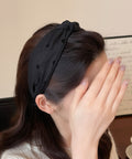 ドット柄 ねじり ワイドカチューシャ小顔 おしゃれ 幅広カチューシャ レディース 大人可愛い ヘアアクセサリー 痛くない 髪飾り シンプル ヘアアレンジ トレンド 88CXH-140