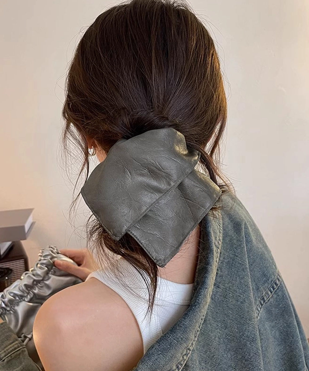 フェイクレザーシュシュ レトロ ヘアゴム おしゃれヘアアクセサリー マット質感 韓国風ヘアアレンジ 大人可愛い髪飾り 高級感ポニーテール まとめ髪グッズ跡つかない 92YANQIN-001