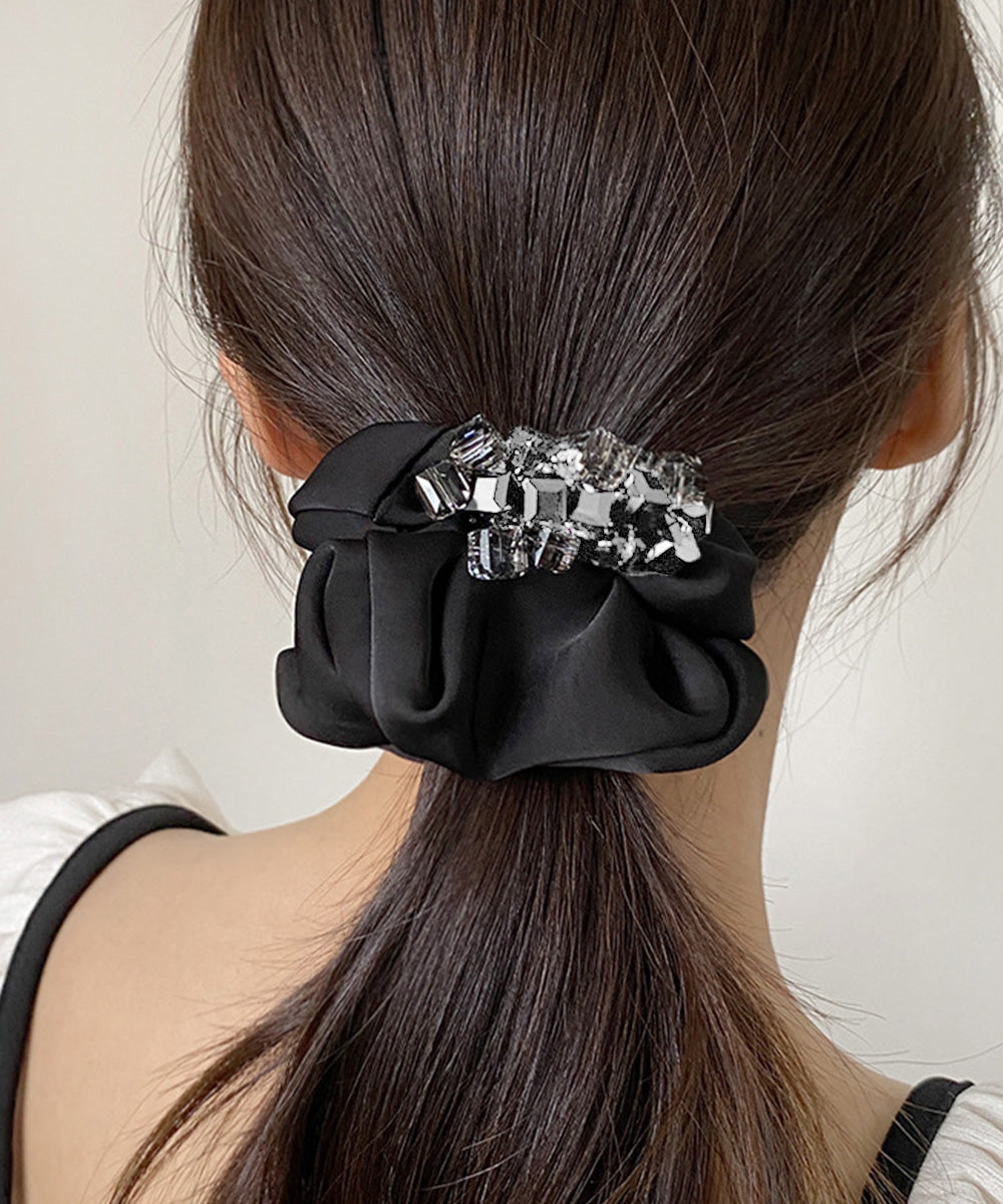 ビジュー付きシュシュキラキラヘアゴム上品 光沢感シュシュ 大人可愛いヘアゴム 華やか髪飾りきれいめヘアアクセサリー韓国風 映える後ろ姿 高級感結婚式パーティー小物 96JUNS-001