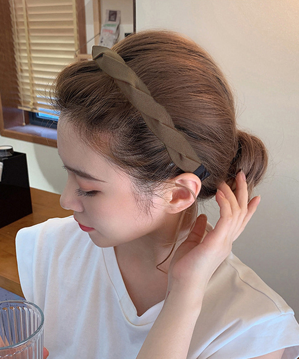 カチューシャ ツイスト ヘアアクセサリー レディース韓国 ヘアアレンジ ヘアバンド 髪飾り 大人可愛い シンプル ベーシック クラシカル おしゃれ パーティ 5色 99AXSM-004
