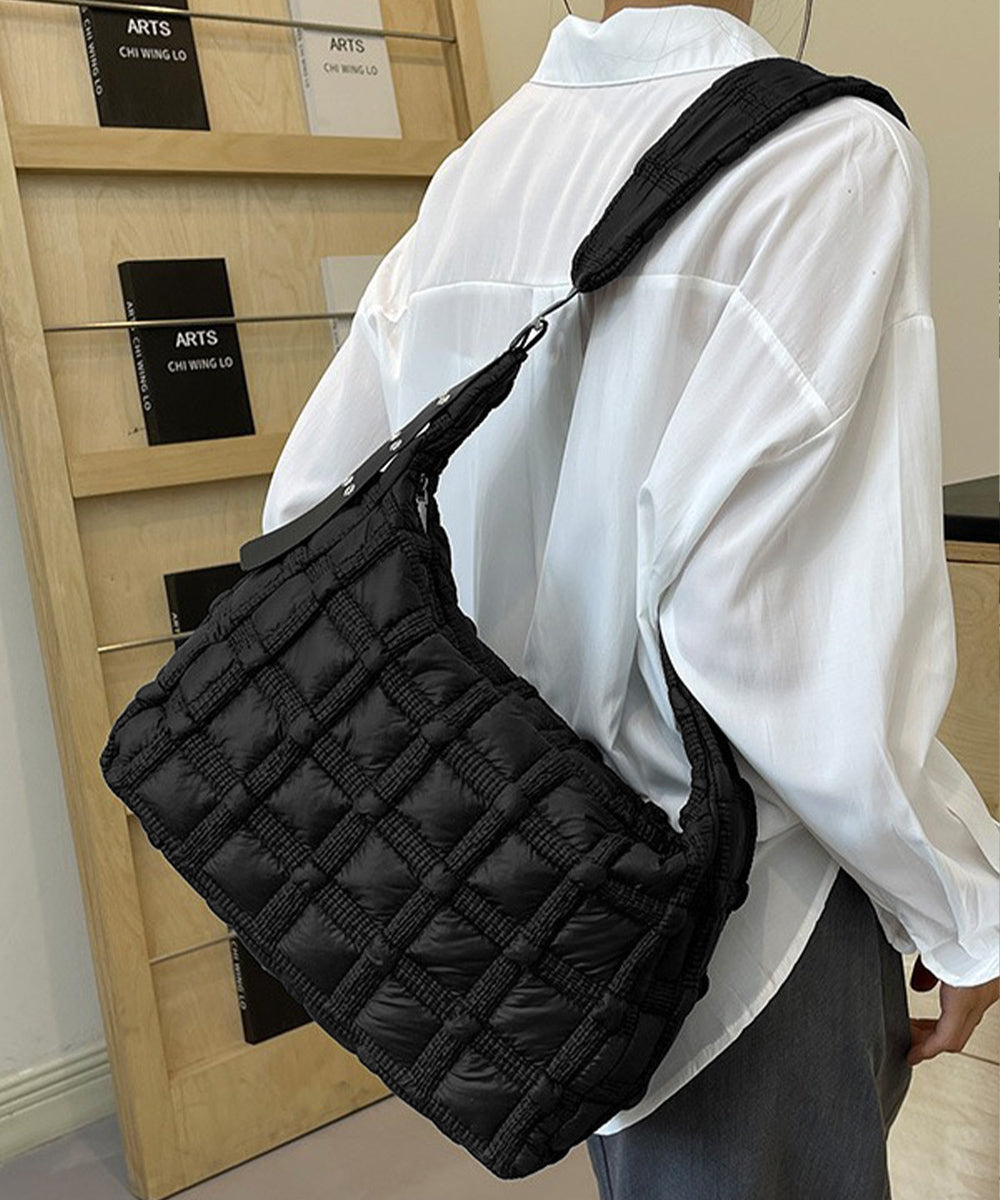 キルティングショルダーバッグ大容量軽量鞄 ブラック